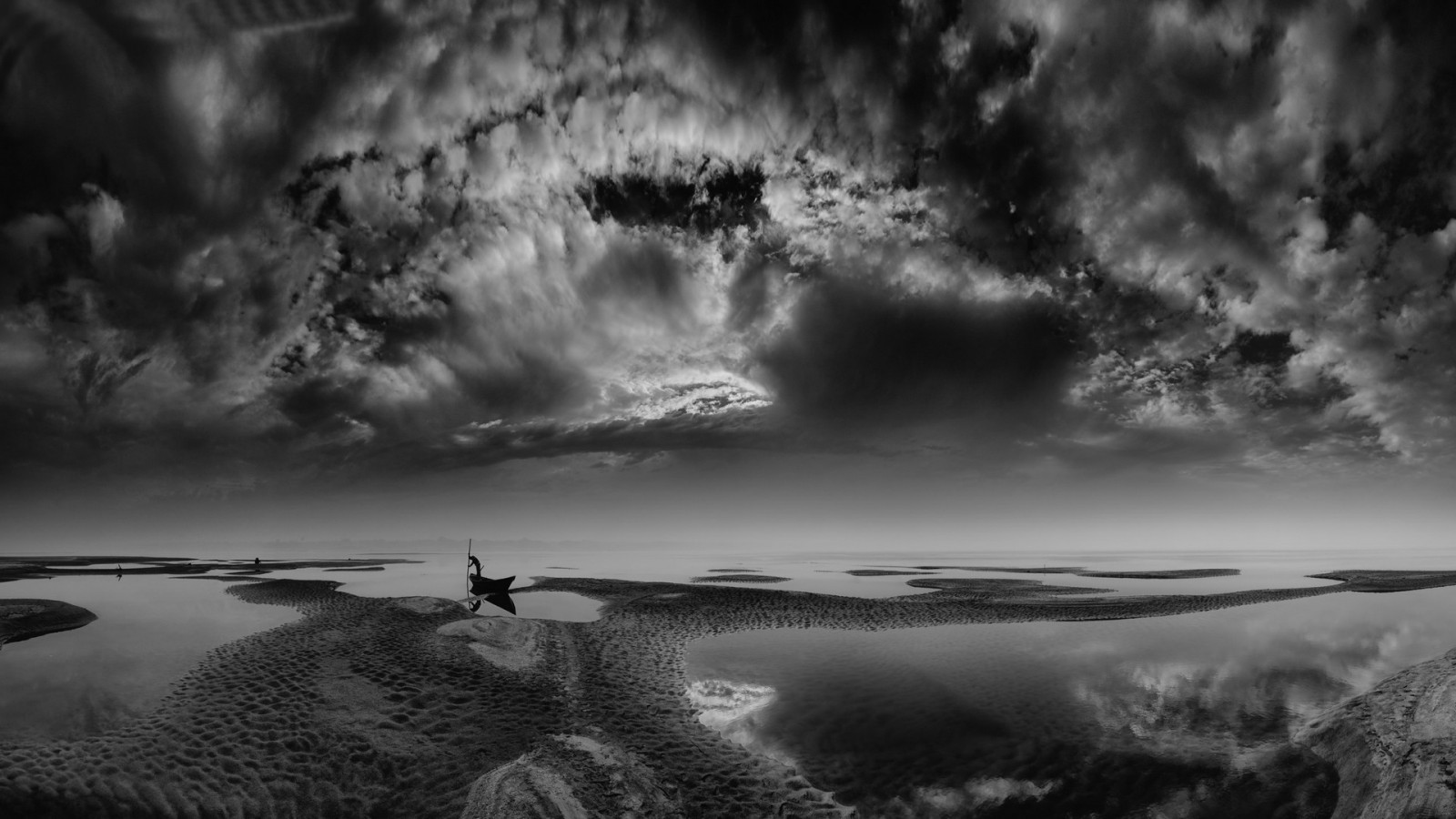 paesaggio, nero, barca, monocromo, mare, notte, acqua, roccia, natura, riflessione, cielo, la neve, fotografia, nuvole, Alba, mattina, fiume, chiaro di luna, orizzonte, atmosfera, crepuscolo, Bangladesh, leggero, nube, tempo metereologico, alba, onda, oscurità, 1920x1080 px, fenomeno atmosferico, sfondo del computer, bianco e nero, fotografia in bianco e nero, fenomeno meteorologico