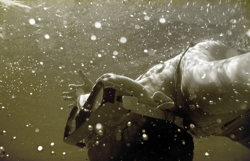 slunečnímu záření, voda, odraz, déšť, maska, Pod vodou, Bubliny, letní, šťastný, plavání, zmrazení, potápění, světlo, strom, dítě, pokles, bazén, počítač tapeta, Černý a bílý, organismus, stock photography