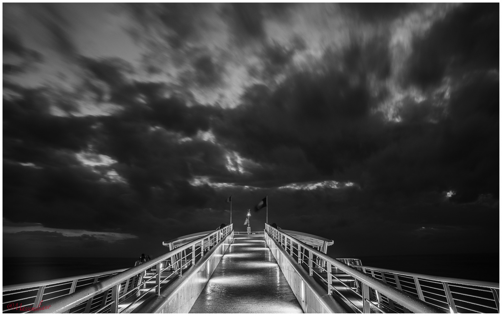 ขาวดำ, ทะเล, น้ำ, ท้องฟ้า, การถ่ายภาพ, เงียบสงบ, ตอนเย็น, สะพาน, ขอบฟ้า, บรรยากาศ, เมฆ, bw, ความมืด, toscana, กลางวัน, วอลล์เปเปอร์คอมพิวเตอร์, ดำและขาว, ถ่ายภาพขาวดำ, ปรากฏการณ์ทางอุตุนิยมวิทยา, ปรากฏการณ์, Versilia, bellavista, stock photography, fixed link