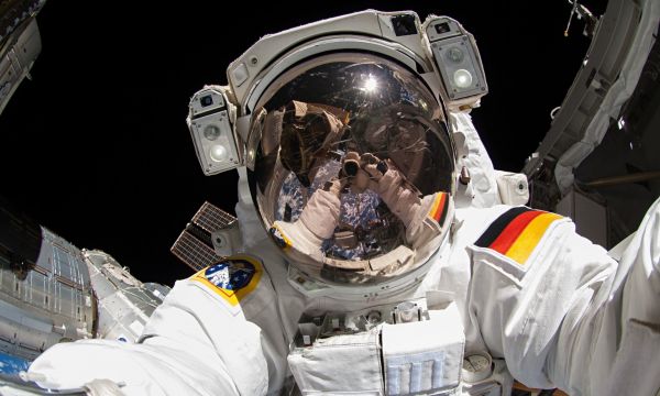 space, reflection, Earth, camera, helmet, flag