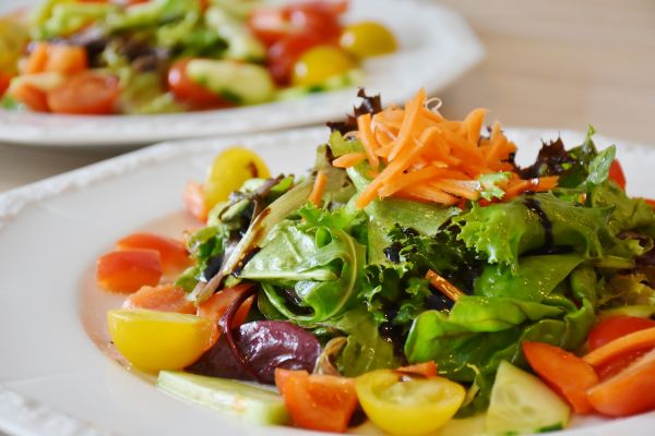 lettuce, tomatoes, carrots, leaf