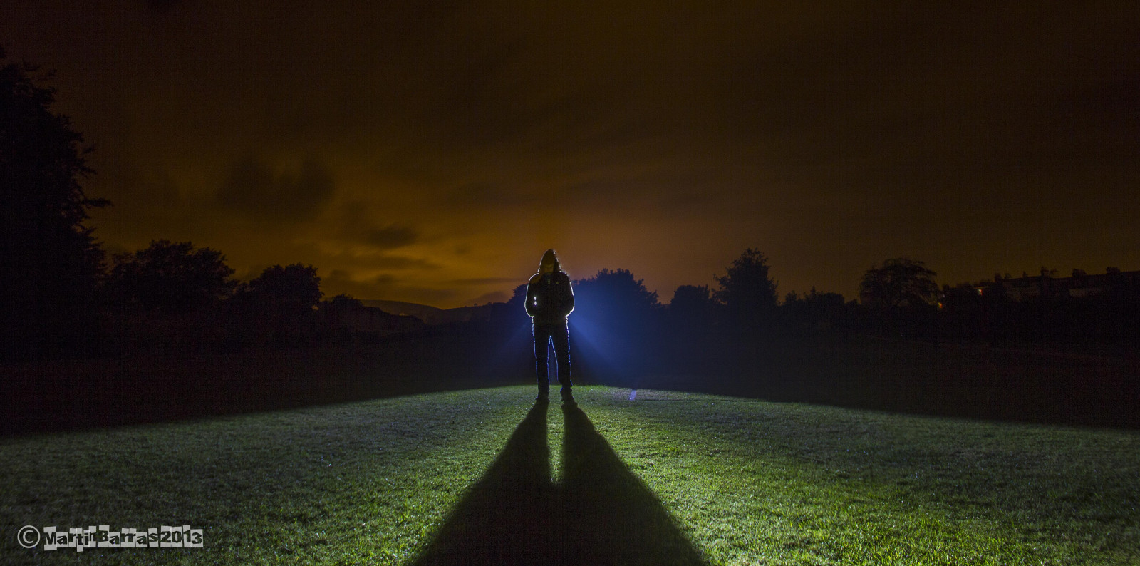 slunečnímu záření, krajina, noc, Příroda, tráva, nebe, stín, déšť, fotografování, svítání, Blesk, večer, ráno, Kánon, horizont, atmosféra, soumrak, zřícenina, lightpaint, půlnoc, Brighton, také, světlo, mrak, strom, Tamron, svítání, tma, 550D, Snímek obrazovky, 1024mm, počítač tapeta, Atmosféra Země, znovu, pochodeň, jev, DLW, převorství, lpuk, martbarras, lightpaintinguk, Lewes, Circlemaker