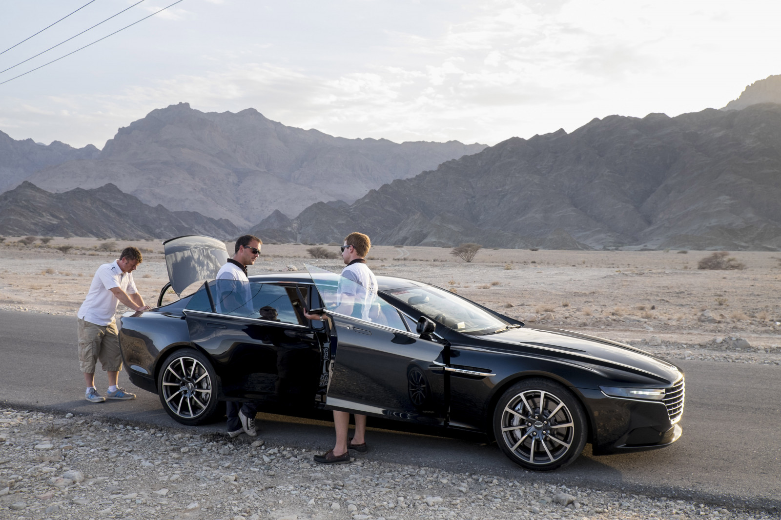 auto, vozidlo, sportovní auto, Aston Martin, Aston Martin DBS, výkon auta, Aston Martin DB9, limuzína, Aston Martin Vantage, netcarshow, netcar, obrázky vozidel, photo auto, 2016, Lagonda, superauto, pozemní vozidla, automobilového designu, automobil make, luxusní vůz, výkonné auto, Aston Martin V8 Vantage 2005