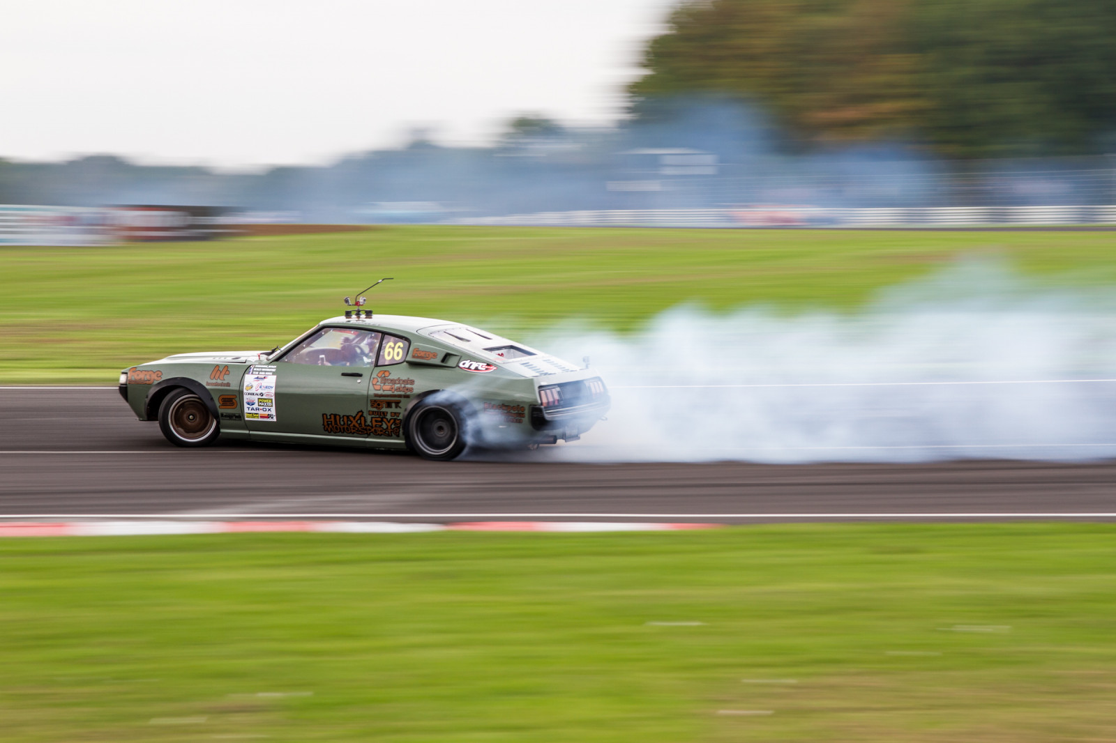 auto, vozidlo, Supercars, panoráma, hrad, Nissan, Kánon, Drifting, sportovní auto, závěj, Drifters, závodění, výkon auta, Silvia, Falken, UMĚNÍ, DC, akce, cars, závod, show, os, sigma, 7d, motorsport, automotive, autocross, 1770, automobilového designu, závodní auto, závodiště, auto závodní, HSM, kompaktní vůz, stock závodní auto, kovárna, auto závodní, v plné velikosti vůz, touring závodní auto, Tomasz, Combe, lyžiny, Smyk, tomaszsmyk, Castlecombe, Forgemotorsportportforformeday2014, endurance racing motorsport, sports car racing, time attack