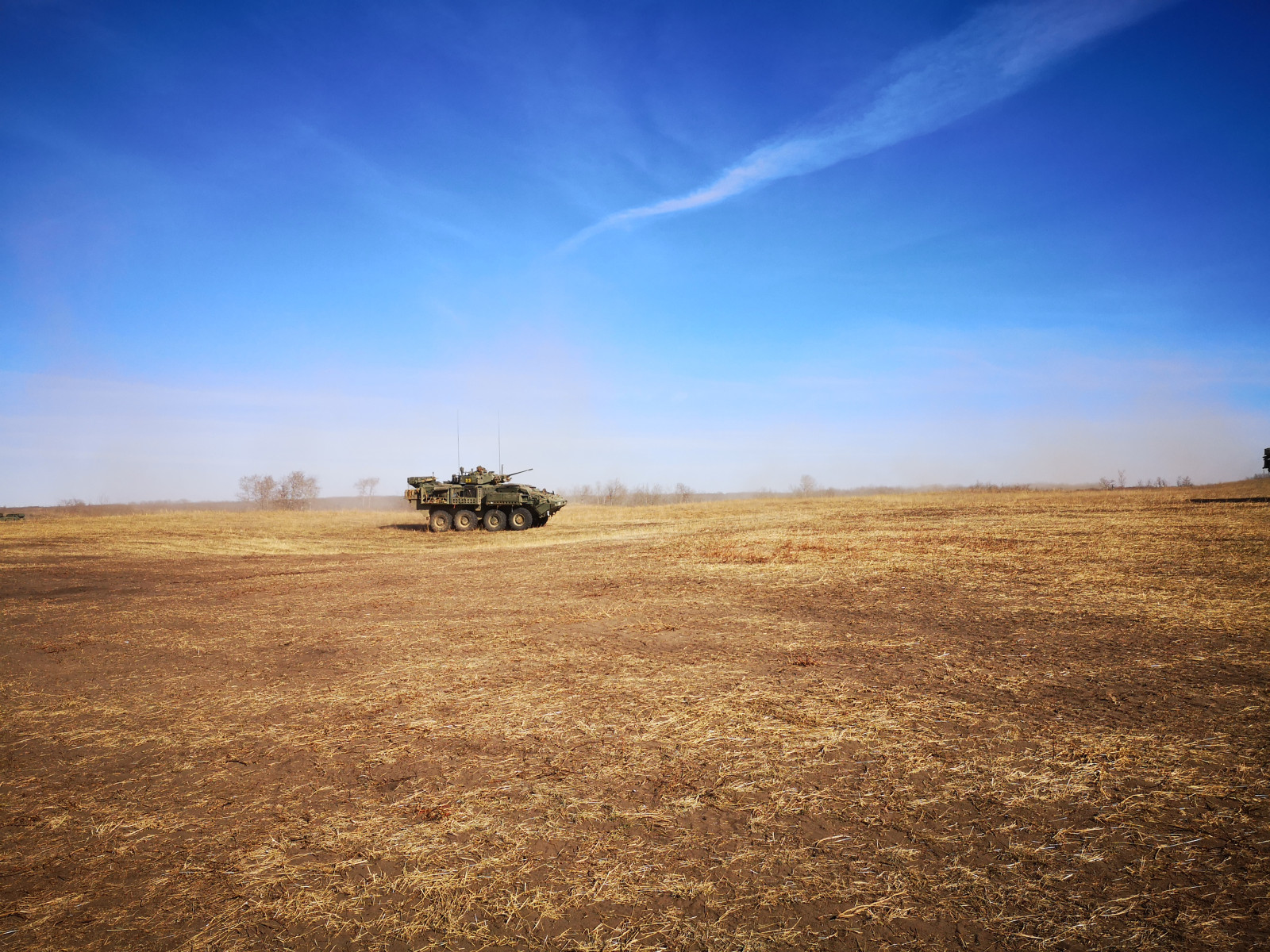 nebe, mrak, rostlina, kolo, Natural landscape, slunečnímu záření, strom, zemědělství, horizont, prostý, tráva, lučina, Tints and shades, silnice, krajina, prérie, událost, půda, pastvina, písek, pole, stín, step, zima, sláma, asfalt, Liparské landform, večer, seno, oceán, oříznutí, Prašná silnice, západ slunce, kopec, poušť, hospodařit, válcování