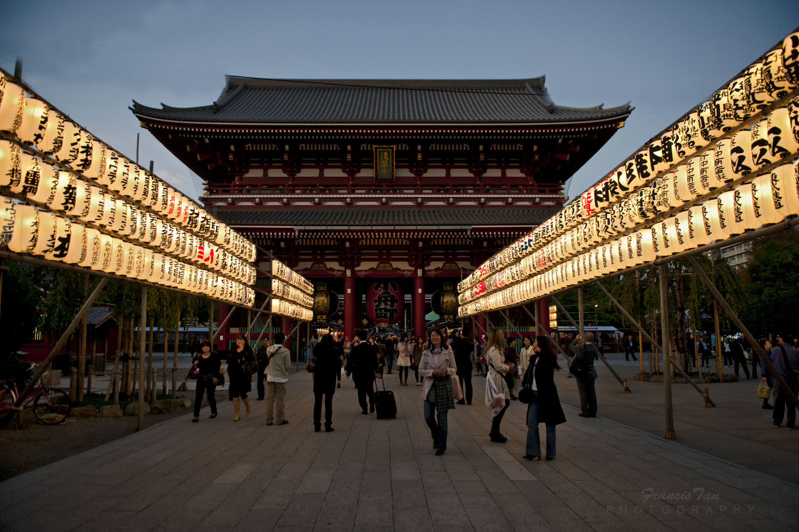 Čínská architektura, mezník, veřejný prostor, město, nebe, budova, turistická atrakce, chrám, večer, svatyně, ulice, náměstí, metropole, Cestovní ruch, noc, náměstí, fasáda, centrum