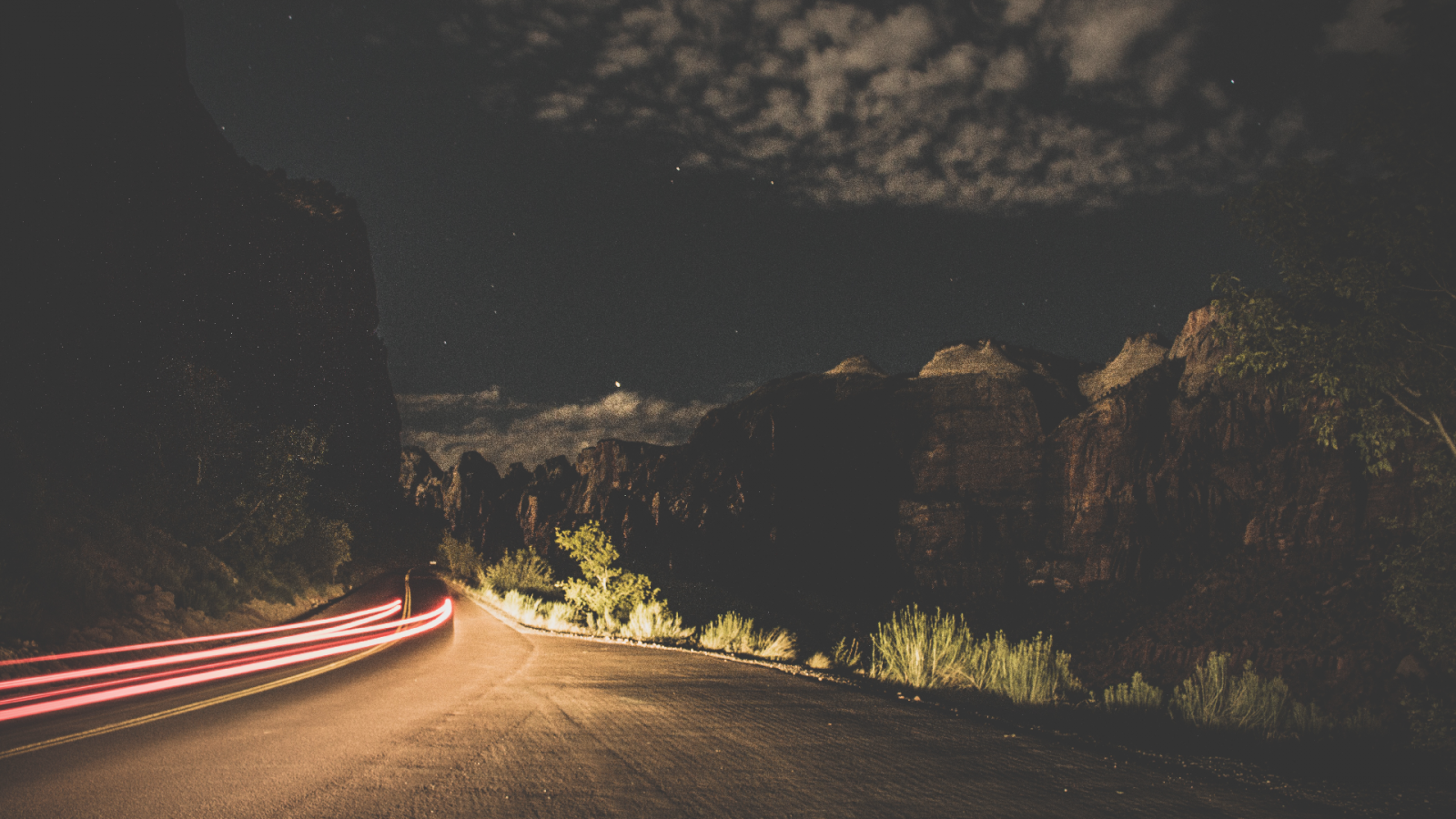 slunečnímu záření, krajina, les, hory, západ slunce, noc, nebe, silnice, dlouhé expozice, večer, ráno, soumrak, infrastruktura, světlo, mrak, svítání, tma, atmosférický jev, počítač tapeta