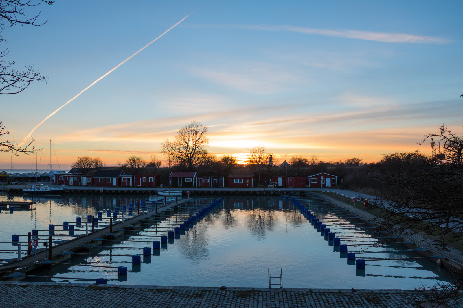 sollys, solnedgang, hav, bybilledet, vand, afspejling, himmel, solopgang, skyline, aften, morgen, bro, flod, dok, skumring, gangbro, Marina, daggry, solnedg ng, Smygehuk, Smygehamn, reflektion, vandveje