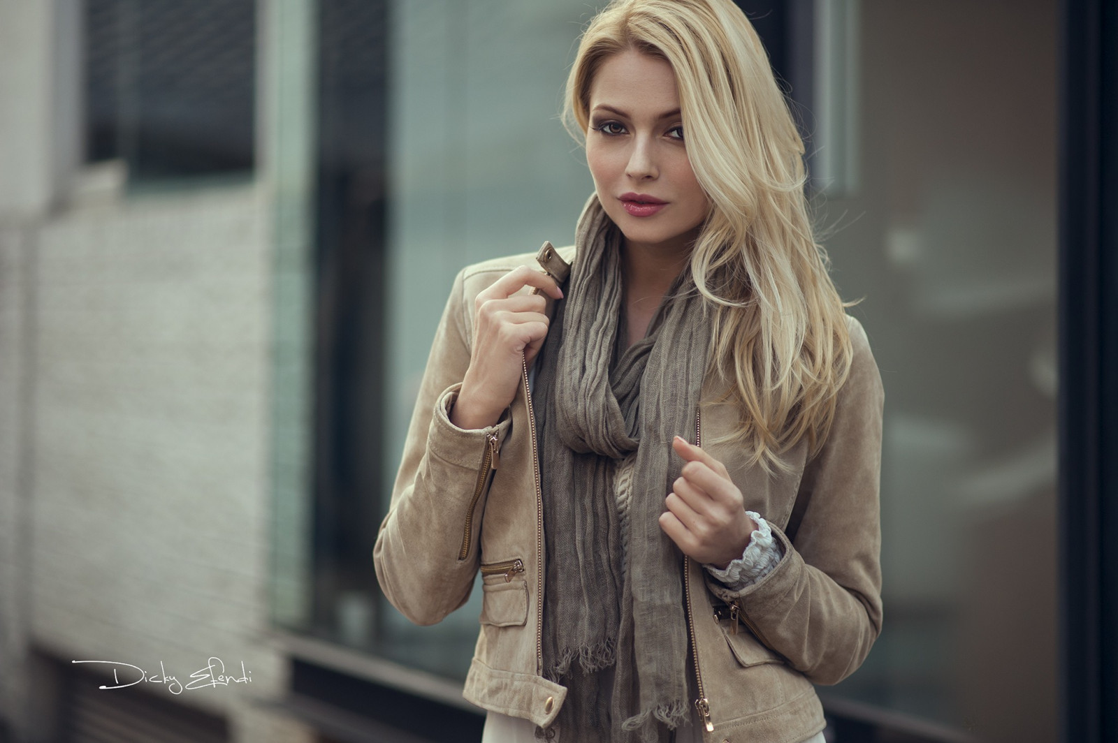 tvář, ženy venku, ženy, model, portrét, blondýnka, hloubka pole, dlouhé vlasy, bunda, hnědé oči, móda, vlasy, šátek, srst, kůže, oblečení, supermodelka, Dicky Efendi, blond, účes, textil, portrétní fotografie, focení, hnědé vlasy, kožešinové oděvy