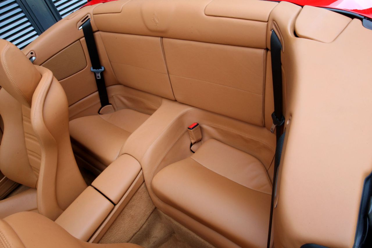 auto, vozidlo, Kalifornie, sportovní auto, Ferrari, Konvertibilní, 2012, netcarshow, netcar, obrázky vozidel, photo auto, superauto, pozemní vozidla, automobilového designu, automobilový exteriér, automobil make, luxusní vůz, výkonné auto