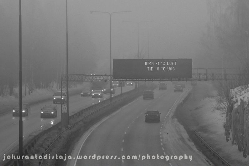 Straße,Nebel,Schwarz und weiß,Infrastruktur,Fahrbahn,Autobahn