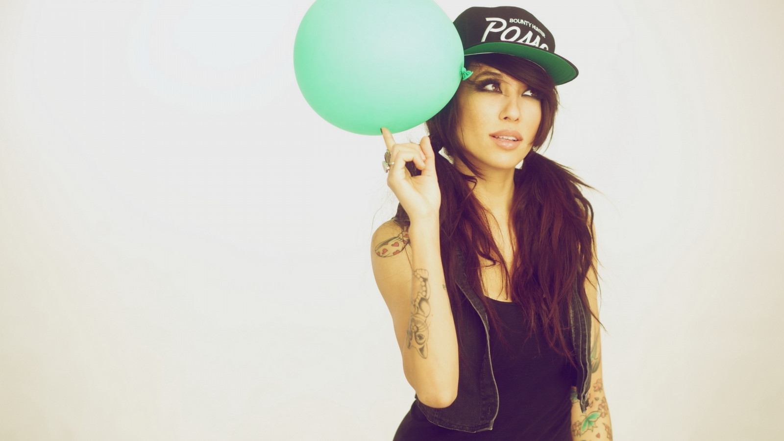 ženy, model, portrét, dlouhé vlasy, bruneta, brýle, čepice, fotografování, móda, balón, Osoba, oblečení, zpěv, Alie Layus, barva, dívka, krása, zábava, fotografie, obraz, focení