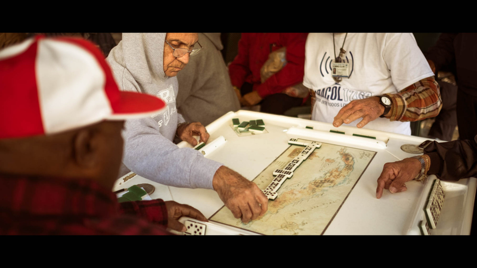 คน, มือ, เมือง, ถนน, เมือง, จอด, การถ่ายภาพ, สหรัฐอเมริกา, ศาสนา, ไมอามี, การเล่น, ฟลอริด้า, fujifilm, ฮาวานา, Domino, ศิลปะ, การท่องเที่ยว, รูปภาพ, เกม, เรา, ออกแบบ, ฟูจิ, streetphotography, ตรงไปตรงมา, ติดแท็กตำแหน่ง, สหรัฐ, ประเพณี, ลดราคา, fujixpro2, xpro2, fuji2314, Littlehavana