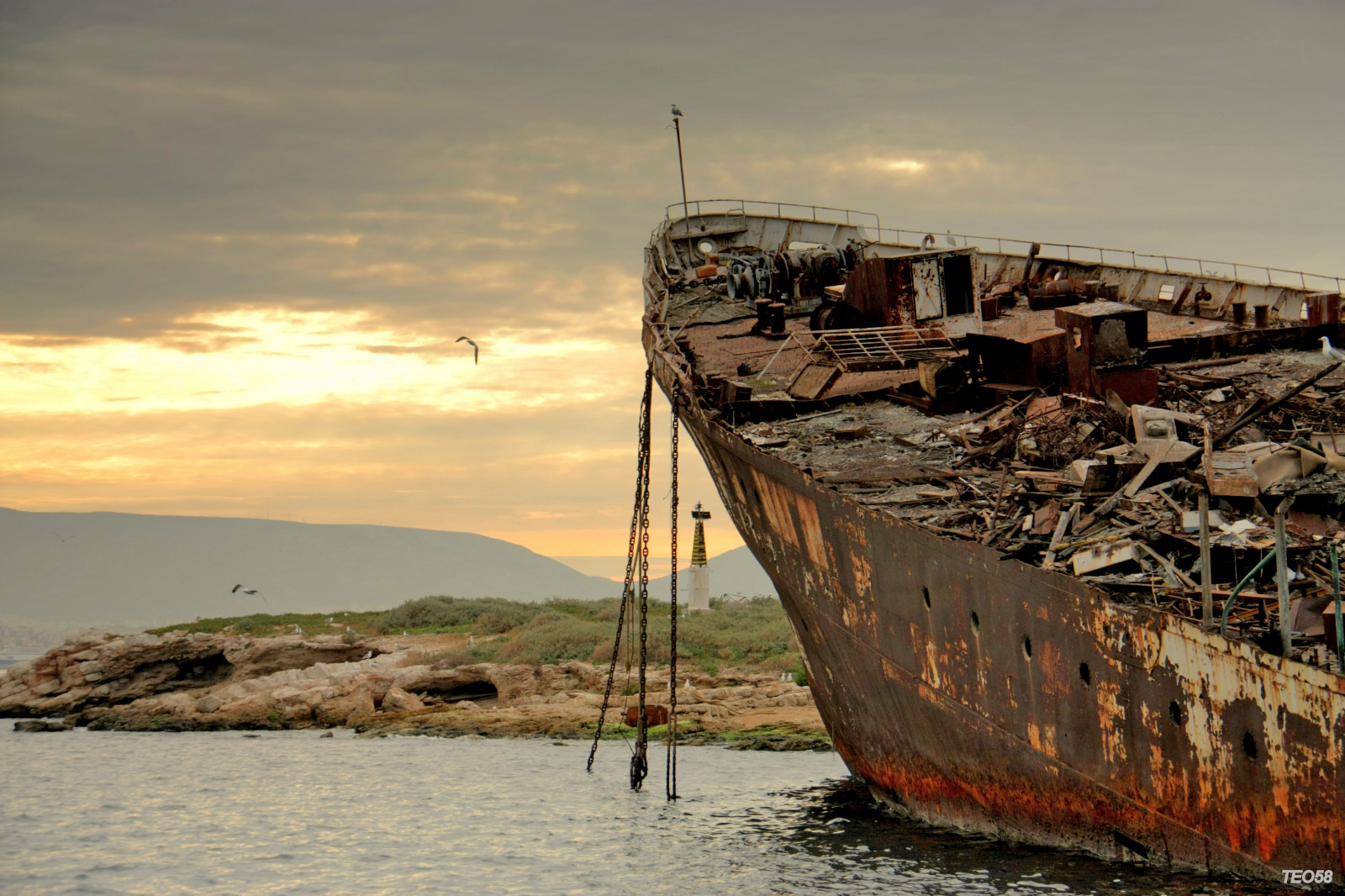 เรือ, เรือ, พระอาทิตย์ตก, ทะเล, อ่าว, ฝั่ง, ยานพาหนะ, ซาก, เช้า, ชายฝั่ง, ซากเรืออัปปาง, ท่าเรือ, seagulls, เกาะ, มหาสมุทร, ท่าเรือ, เรือบรรทุกสินค้า, platinumheartaward, Piraeus, การขนสินค้า, เชิงพาณิชย์, keratsini, Psyttaleia, atalantiisland