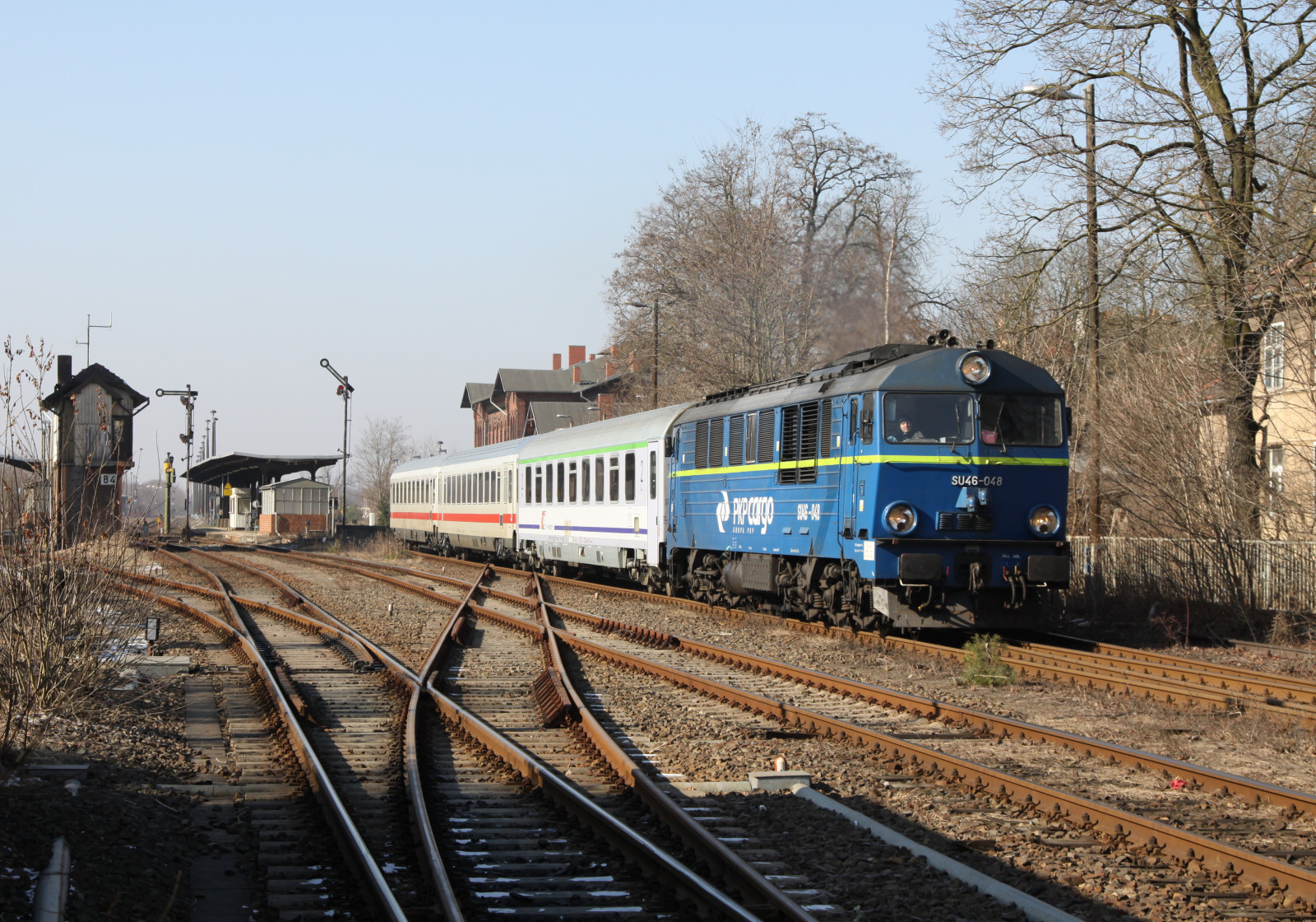 cielo, veicolo, treno, stazione ferroviaria, trasporto, Amburgo, locomotiva, Berlino, Transito rapido, albero, pianta, traccia, ec, klassiek, su, Forst, area metropolitana, modalità di trasporto, trasporto pubblico, trasporto ferroviario, materiale rotabile, autovettura, vagone, Cracovia, Eurocity, 46, Lausitz, altona, PKP, Glowny, armsein