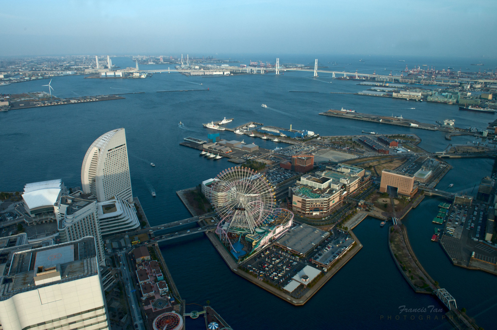 Japonsko, mrakodrap, krajina, Ruské kolo, Birdseyeview, pacifico, Yokohamabay, Kanagawaken, Royalparkhotel, Minatomiraiyokohama, 69. patro, Yokohamabridge, Fongetz, Francistán, Panpacificbuilding, Royalparkbuilding
