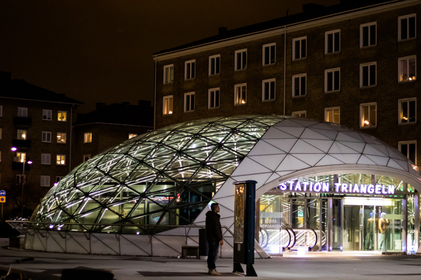 città, notte, architettura, centro, stazione, illuminazione, stazione ferroviaria, Triangeln, Malmo, t gstation, gatufoto, nightphotography, notte, di notte, modello canoneos760d exif, geocountry, Marca fotocamera Canon, Geocity, modello di fotocamera canoneos760d, geostate, geolocalizzazione, exif fare canon, exif focalLength 50 millimetri, exif ISOSPEED 6400, ef50mmf18stm lente exif, apertura exif 18, streetphotography, nattfotografering, punto di riferimento, area urbana