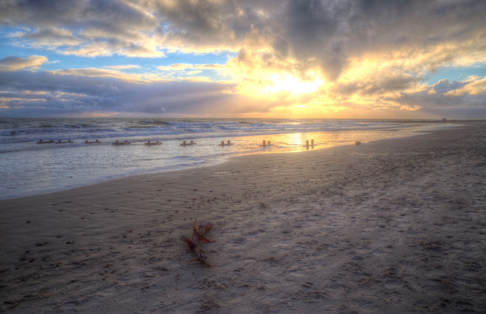 luce del sole, paesaggio, tramonto, mare, baia, puntellare, sabbia, cielo, nuvole, spiaggia, Alba, sera, mattina, costa, Sole, Canone, HDR, orizzonte, crepuscolo, contento, Danimarca, 2016, leggero, nube, bellissimo, 24105, Landschaft, alba, oceano, onda, colore, paesaggio marino, himmel, filo, Danmark, Materiale, Jylland, Soleil, ciel, nuages, plage, 6d, eccezionale, bello, vedere, perfezionare, sonnenuntergang, wasser, wolken, sonne, completare, licht, forte, Photomatix, lavorazione, palmare, printemps, mare del Nord, Nordsee, Denemarken, Blavand, Danemark, Vesterhavet, Lente, corpo d'acqua, vento onda, armonico, christiankortum, merdunord, potente, Noordzee, hvidbjergstrand, Jutland, Nymindegab, ringk bingfjord, fruhling