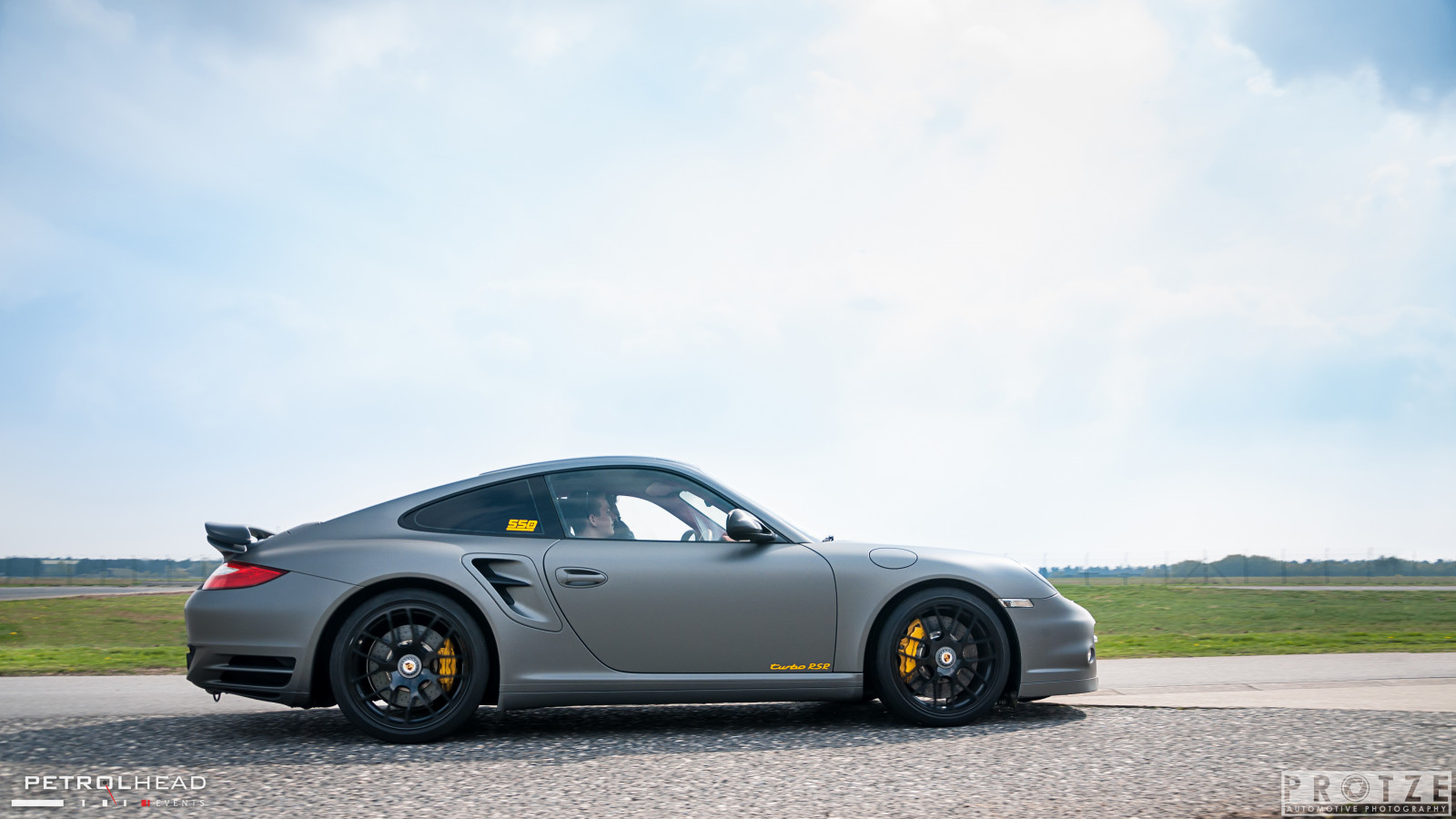 krajina, lidé, Photoshop, město, ulice, auto, městský, BMW, vozidlo, fotografování, Supercars, Volkswagen, Lamborghini, Porsche, McLaren, město, luxus, Nikon, život, Evropa, sportovní auto, Ferrari, jaro, Maserati, Bugatti, Konvertibilní, Porsche 911 GT3, Adobe, Lightroom, výkon auta, událost, MM, rýžování, Porsche 911 GT2, benz, 911, 5, 18, kolo, cars, styl, motor, okraj, superauto, mercedes, d90, CS6, evropský, editace, 105, turbo, RSR, motorsport, 991, carphotography, pozemní vozidla, automobilového designu, automobilový exteriér, automobil make, luxusní vůz, 997, Bently, 996