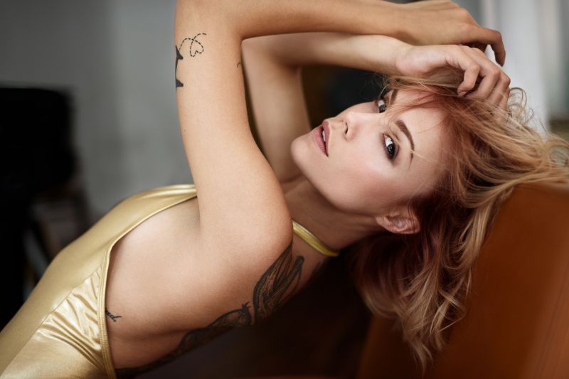 ženy, model, portrét, dlouhé vlasy, blondýnka, při pohledu na diváka ženy, model, portrét, dlouhé vlasy, blondýnka, při pohledu na diváka