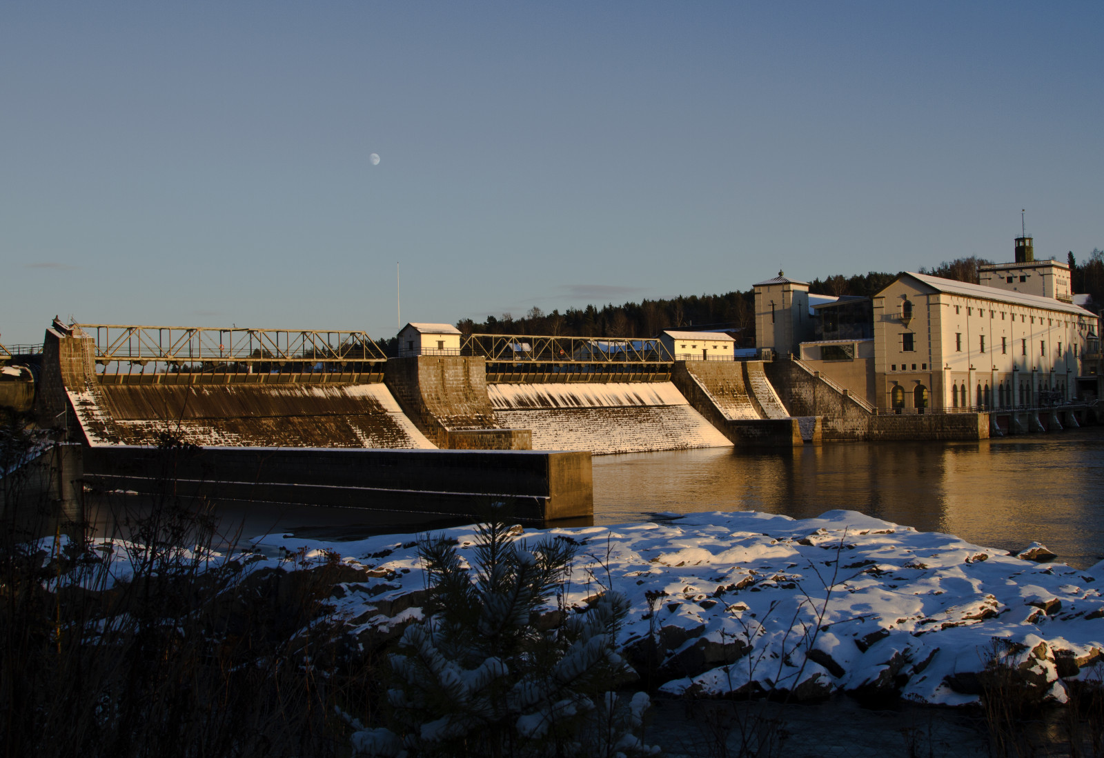 stromy, zima, západ slunce, nebe, slunce, Měsíc, Studený, Příroda, voda, Norsko, Kánon, plot, řeka, eos, norge, keř, skály, mráz, kopec, Norsko, 7d, Křoví, elektrárna, Glomma, R n sfoss