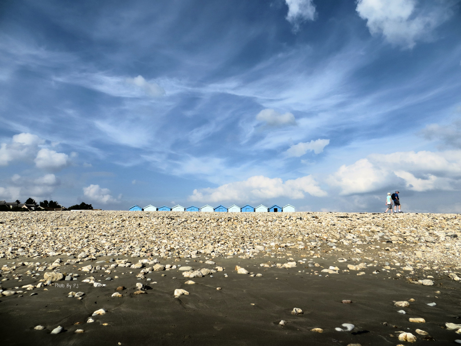 sollys, landskab, mennesker, hav, vand, kyst, sand, afspejling, himmel, Mark, strand, berolige, blå, Dorset, kyst, horisont, par, atmosfære, sommer, småsten, september, 2014, Sky, ocean, bølge, tidevand, dagtimerne, atmosfære af jord, vind-bølge, meteorologisk fænomen, cumulus, fænomen, vadehavet, økoregion, beachhuts, Charmouth