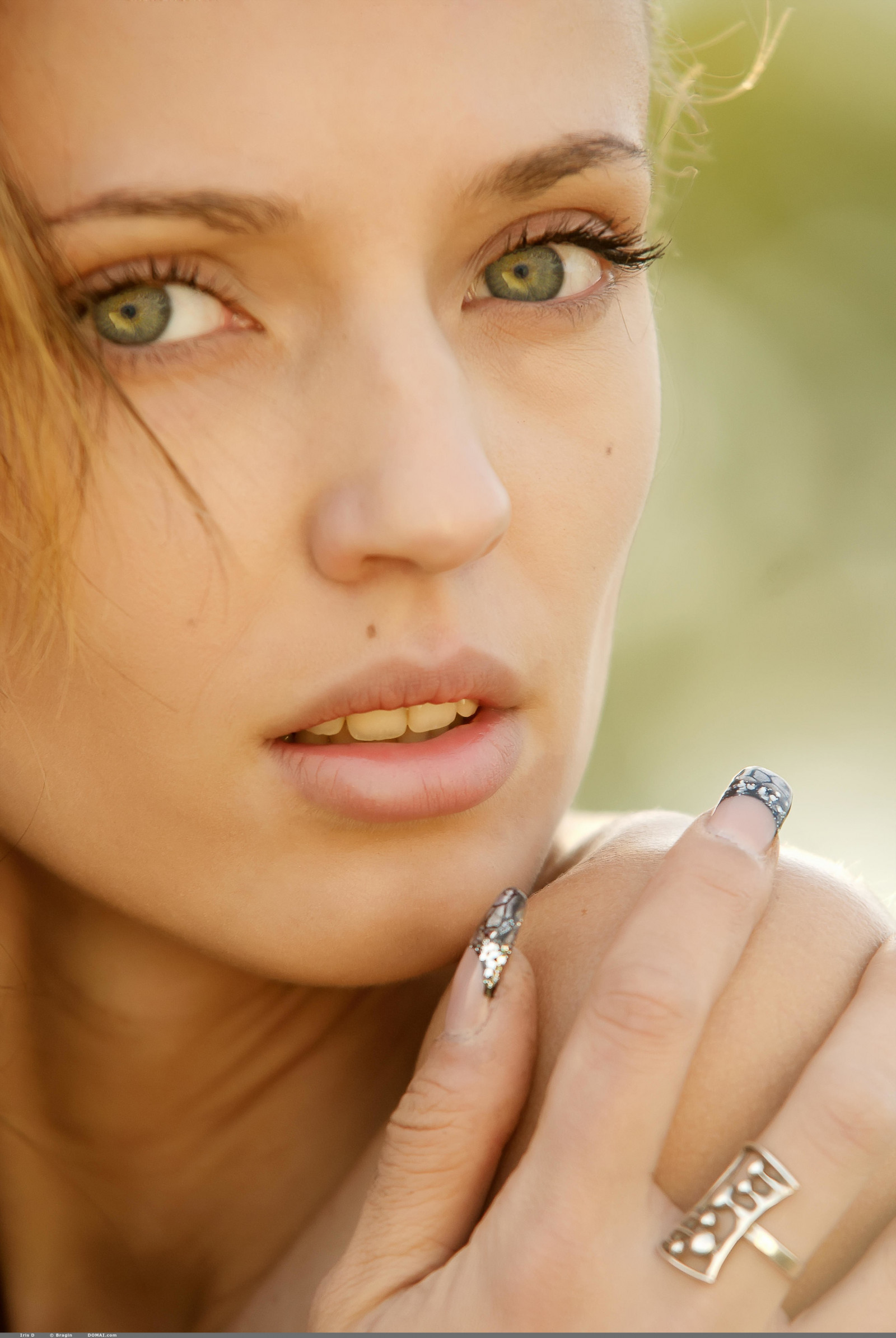 tvář, ženy, model, portrét, brýle, zelené oči, fotografování, pusa, nos, kůže, hlava, Iris D, krása, oko, ruka, nehet, prst, ret, blond, tvář, portrétní fotografie, focení, obočí, Lidské tělo, vision care, orgán, zblízka, řasa