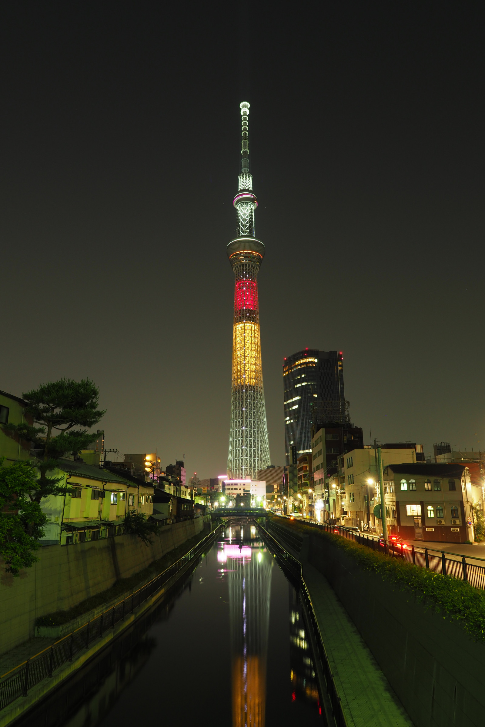Japonsko, město, panoráma města, noc, architektura, odraz, panoráma, mrakodrap, večer, věž, soumrak, Pero, Belgie, metropole, Tokio, Olympus, jp, Skytree, světlo, centrum, osvětlené, osvětlení, mezník, Tokyo Sky Tree, 12mmf20, mzuiko, penf, ZUIKO, mzuikodigitaled12mmf20, livecomposite, belgický, urban area, Metropolitní oblast, lidské osídlení