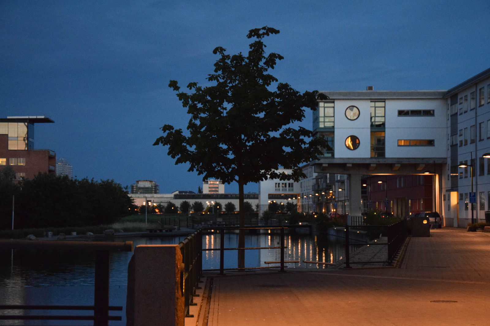 Stadt, Stadtbild, Nacht-, die Architektur, Betrachtung, Himmel, Wolken, Abend, Morgen, Stadt, Sommer-, Schweden, Dämmerung, Dämmerung, Licht, Innenstadt, Gebäude, Beleuchtung, Turningtorso, V strahamnen, Sk ne, Geschmolzen, Skymning, Malmo, Bl himmel, Stadtgebiet