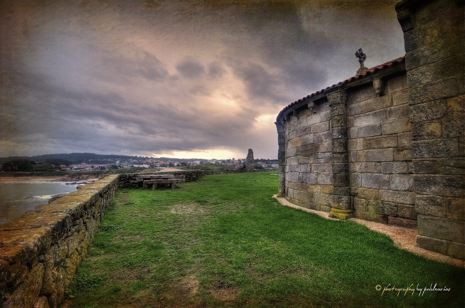 slunečnímu záření, krajina, moře, voda, budova, tráva, nebe, stěna, večer, hrad, pobřeží, HDR, Španělsko, horizont, Galicia, UMĚNÍ, mrak, strom, rostlina, cielo, mraky, mar, agua, arte, nikond300, Photomatix, sigma1020, arquitectura, ol tusfotos, olequebonito, greatmanipulart, grouptripod, goldenvisions, pabloarias, texturas, espana, iglesia, meteorologický jev, opevnění, edificiosymonumentos, bufet, Ermita, ogrove