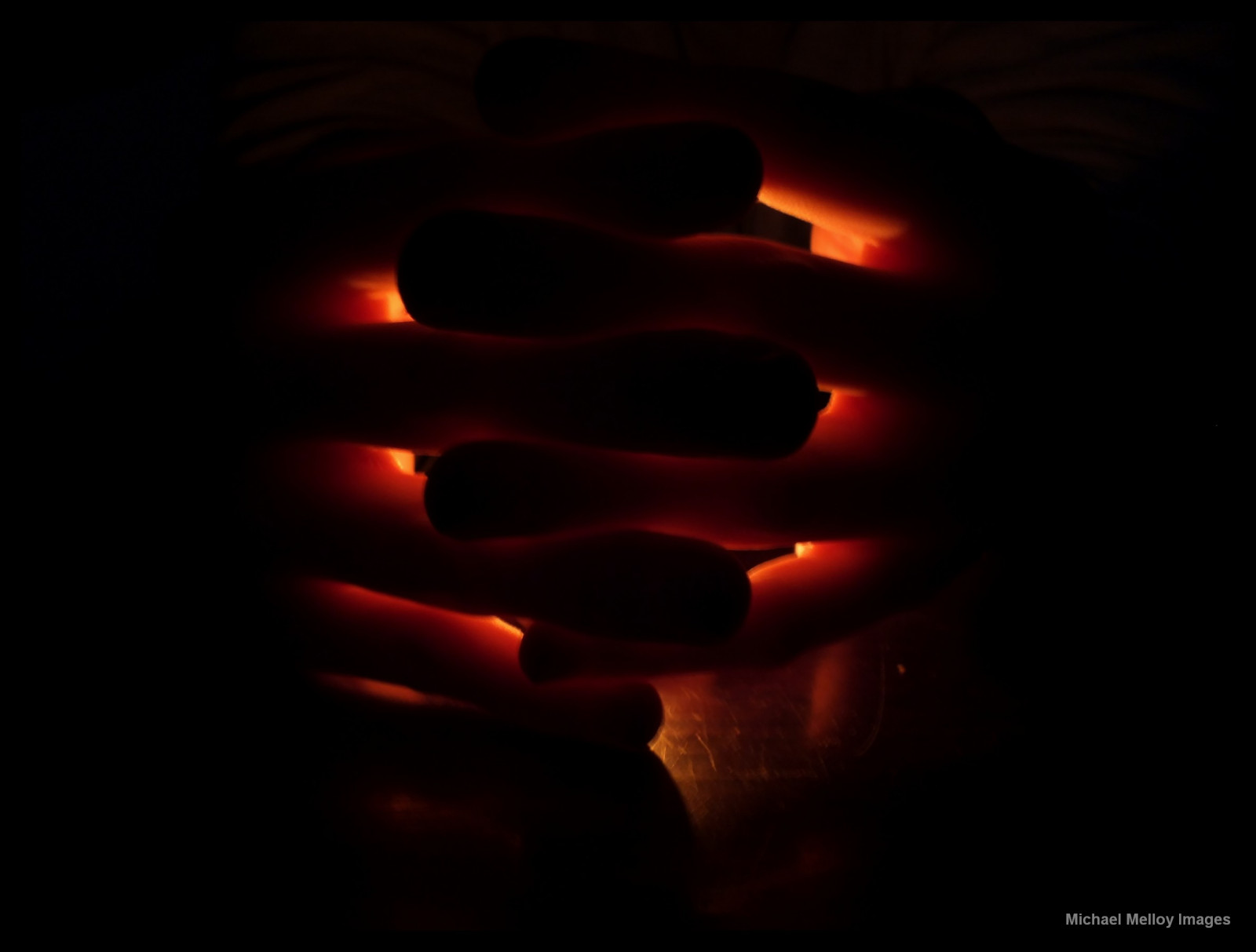 ruce, noc, Červené, nebe, svíčky, teplo, prsty, půlnoc, světlo, záře, svíčka, osvětlení, světlo svíček, tma, klec, teplo, 365, manuál, počítač tapeta, 365project, captureyour365, kleci