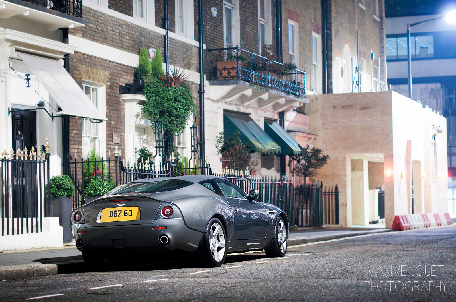 Londýn, město, ulice, noc, auto, budova, vozidlo, silnice, fotografování, Šedá, Nikon, Království, britský, sportovní auto, asfalt, kupé, výkon auta, parkoviště, limuzína, infrastruktura, Zagato, výstřel, F14, Vzácný, 2014, Lagonda, světlo, Krásná, NIKKOR, sjednocený, rostlina, kolo, klasický, aston, Martin, superauto, rychle, d90, 50, momentka, worldcars, v12, omezený, drahý, Maxime, Jouet, elastický, ikonický, pozemní vozidla, automobilového designu, automobilový exteriér, luxusní vůz, osobní luxusní automobil, městské auto, připravený, Englan, automotive wheel system