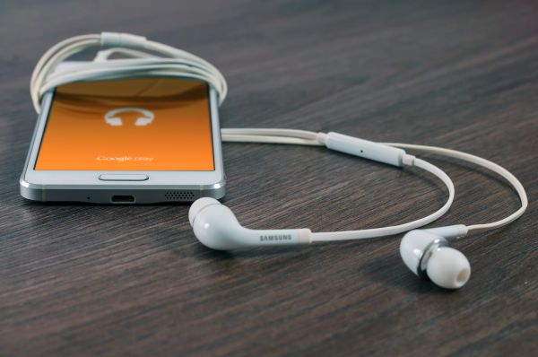 Samsung,mobile phone,smart phone,headphones