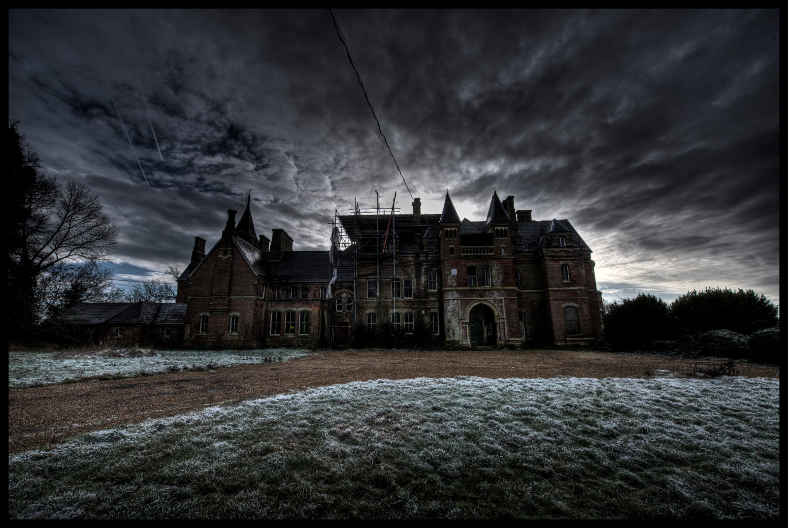 krajina, černobílý, západ slunce, noc, hrůza, městský, budova, opuštěný, nebe, zima, fotografování, Dům, večer, hrad, dějiny, škola, atmosféra, soumrak, kladivo, průzkum, průzkumníci, urbex, Sussex, mrak, strom, dívky, tma, bazén, Svatý, flickraward, fasáda, opuštěný, Černý a bílý, monochromatické fotografování, meteorologický jev, jev, opuštěnost, Trinians, stock photography