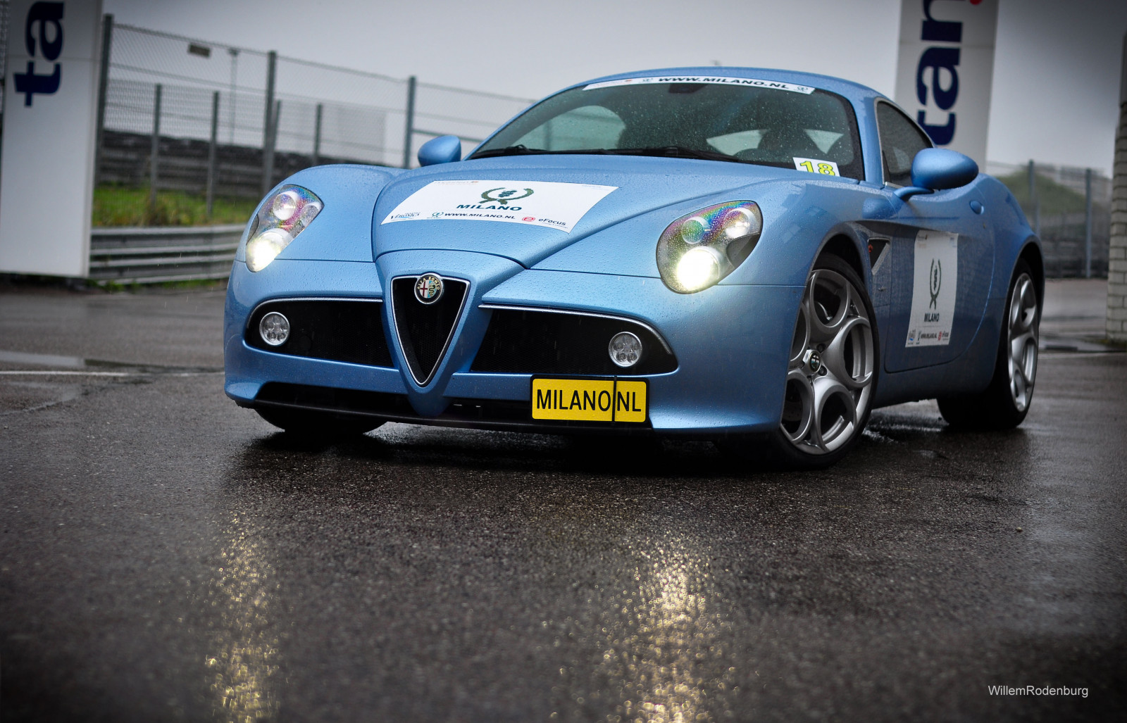 park, světlo, dítě, Holandsko, odraz, déšť, počasí, Photoshop, 50mm, světla, Nikon, 33, špatný, picasa, bleu, alfa, romeo, MM, GT, 50, obvod, Zandvoort, superauto, maarten, V8, willem, Gran Turismo, 8c, 2011, d90, CPZ, memorail, Competizione, CS5, Rodenburg
