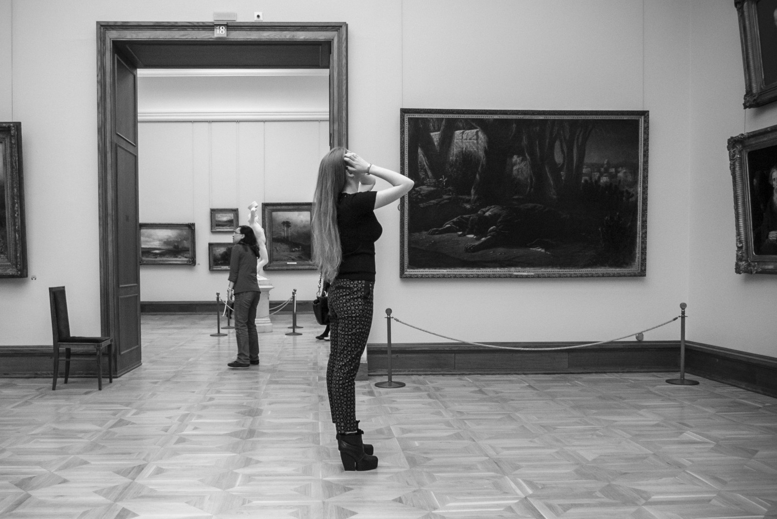 bílý, Černá, černobílý, Vzhled interiéru, UMĚNÍ, tělesné, dlux4, tvar, design, fotografie, obraz, turistická atrakce, Černý a bílý, monochromatické fotografování, lidských pozice, galerie umění