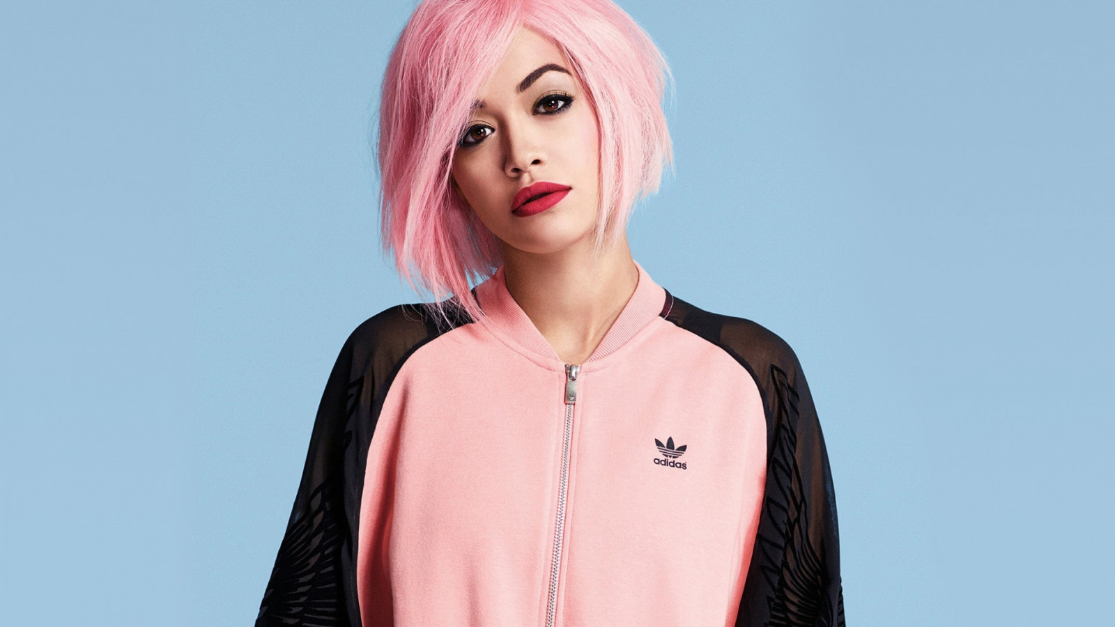 tvář, ženy, model, Červené, červená rtěnka, adidas, móda, Růžové vlasy, vlasy, růžový, oblečení, Rita Ora, kostým, blond, účes, paruka, focení, svrchní oděvy