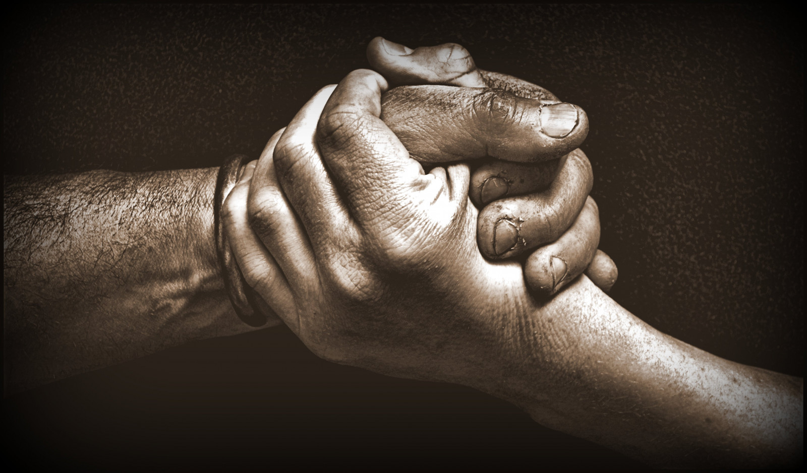 ruka, muž, prst, Černý a bílý, paže, člověk, zblízka, sval, Lidské tělo, monochromatické fotografování, černobílý, tma, vousy, hruď, zátiší fotografování, kloub, stock photography, human behavior, palec