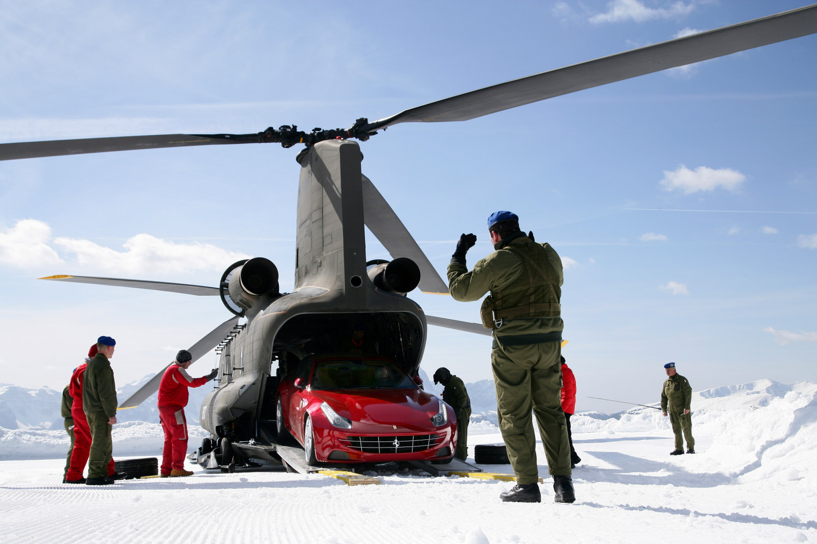 vozidlo, letadlo, Ferrari, letectvo, 2012, netcarshow, netcar, obrázky vozidel, photo auto, FF, letectví, helikoptéra, Atmosféra Země, rotorcraft