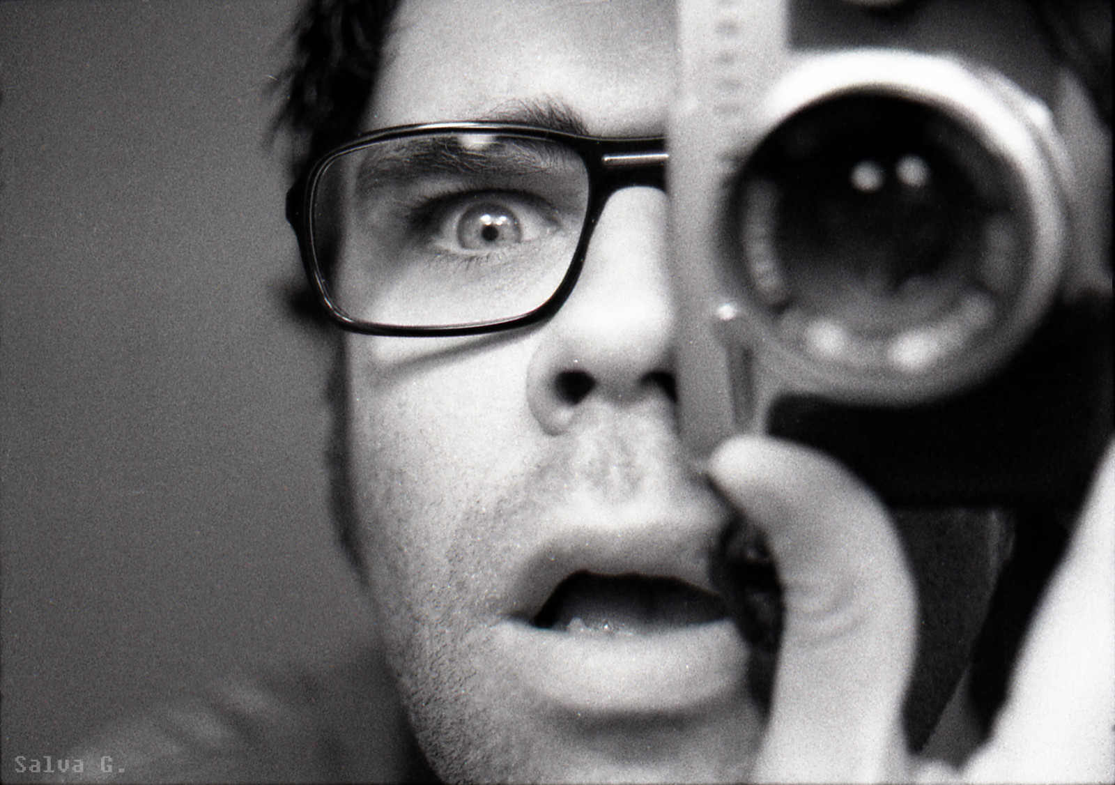 tvář, brýlí, Osoba, brýle, nos, Černý a bílý, brada, oko, vision care, fotografování, zblízka, monochromatické fotografování, pusa, čelo, orgán, člověk, portrét, usměj se, černobílý, řasa, ret, čelist, portrétní fotografie, human behavior, vousy