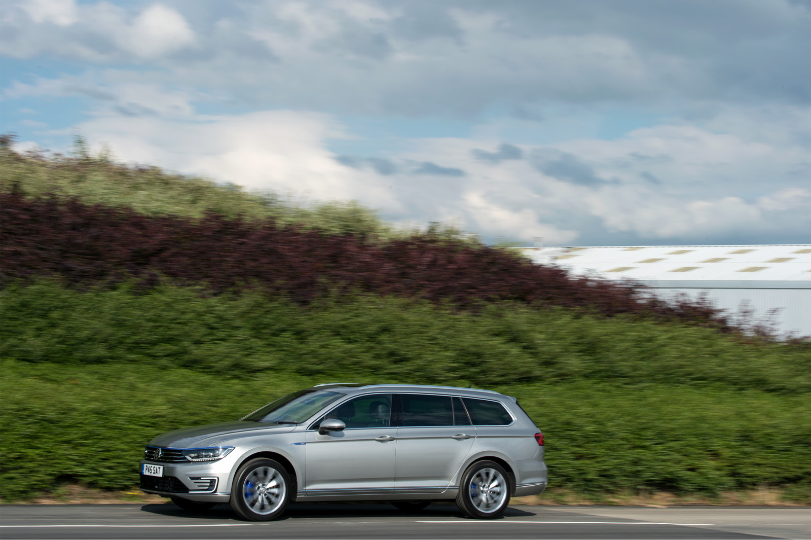 auto, vozidlo, Volkswagen, limuzína, netcarshow, netcar, obrázky vozidel, photo auto, 2017, kolo, Passat SW verze GTE UK, pozemní vozidla, automobilového designu, automobilový exteriér, automobil make, luxusní vůz, rodinný vůz, kompaktní vůz, výkonné auto, sportovní užitkové vozidlo