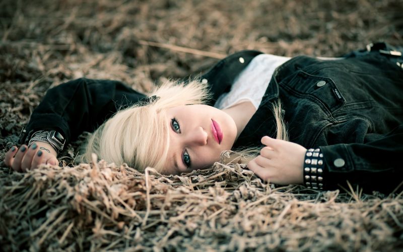 model, portrét, tráva, lidé, blondýnka, fotografování model, portrét, tráva, lidé, blondýnka, fotografování