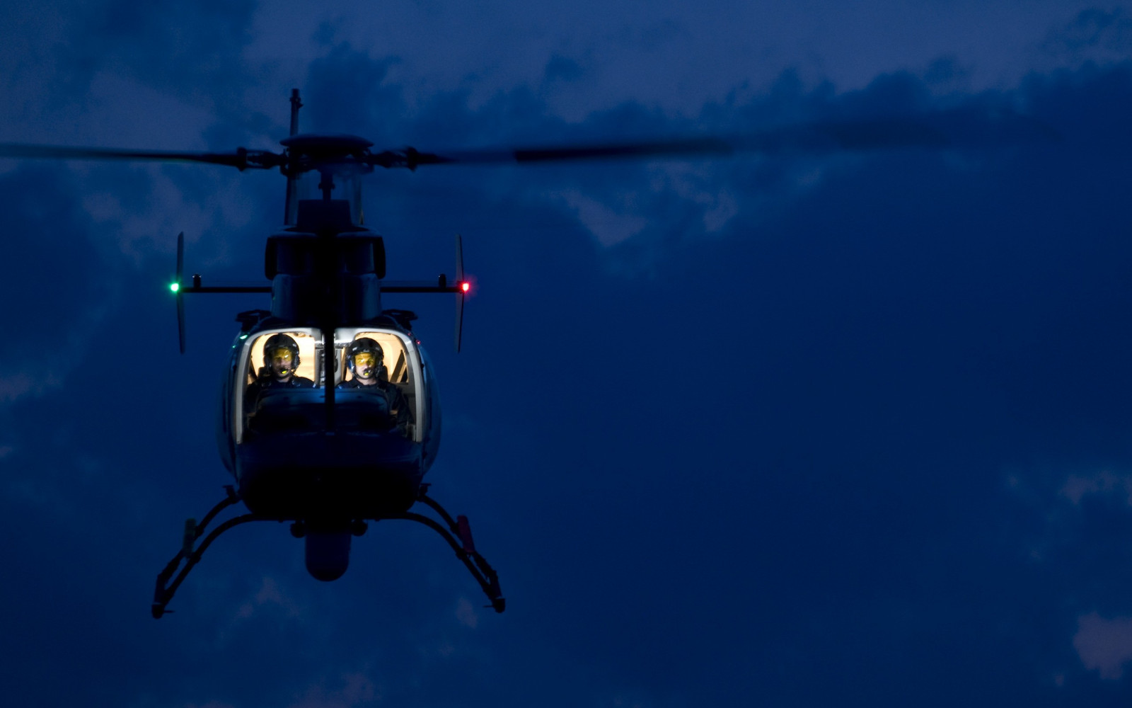 Nacht-, Fahrzeug, Flugzeug, Hubschrauber, Flug, Luftfahrt, Hubschrauber, Bildschirmfoto, Atmosphäre der Erde, Hubschrauber Rotor, Rotorcraft