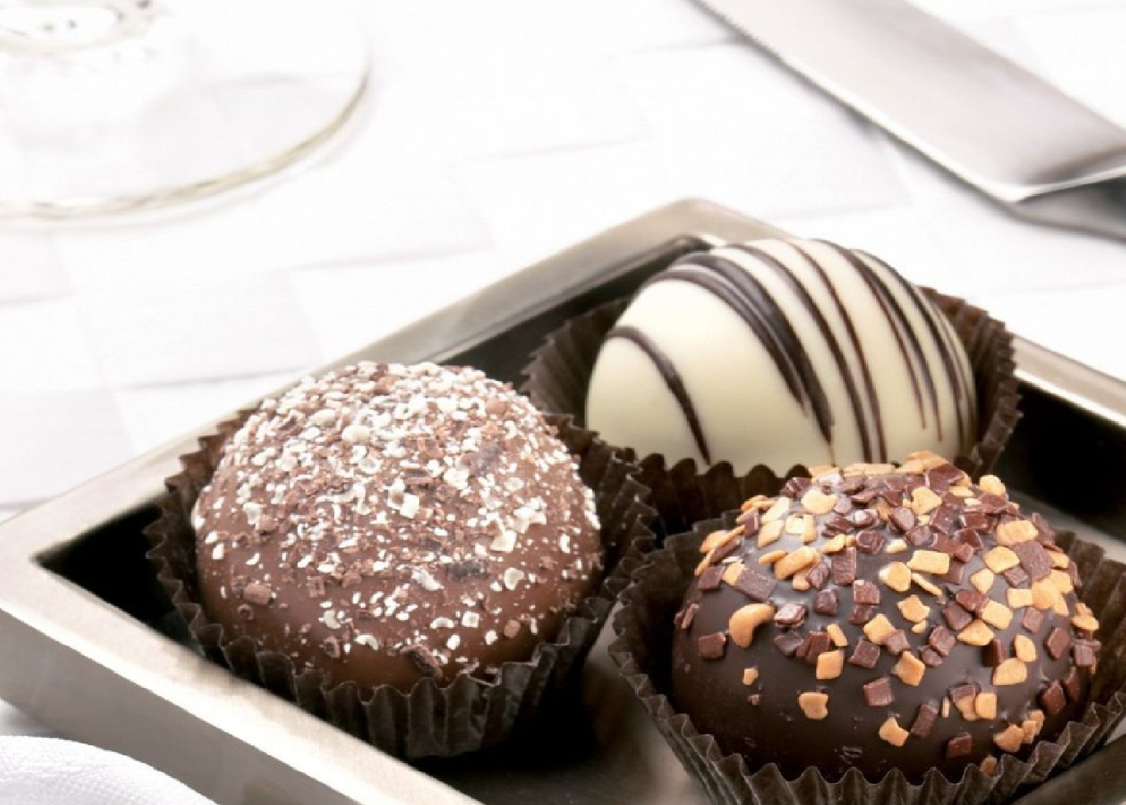 Wallpaper food, sprinkles, dessert, chocolate cake, baking, icing