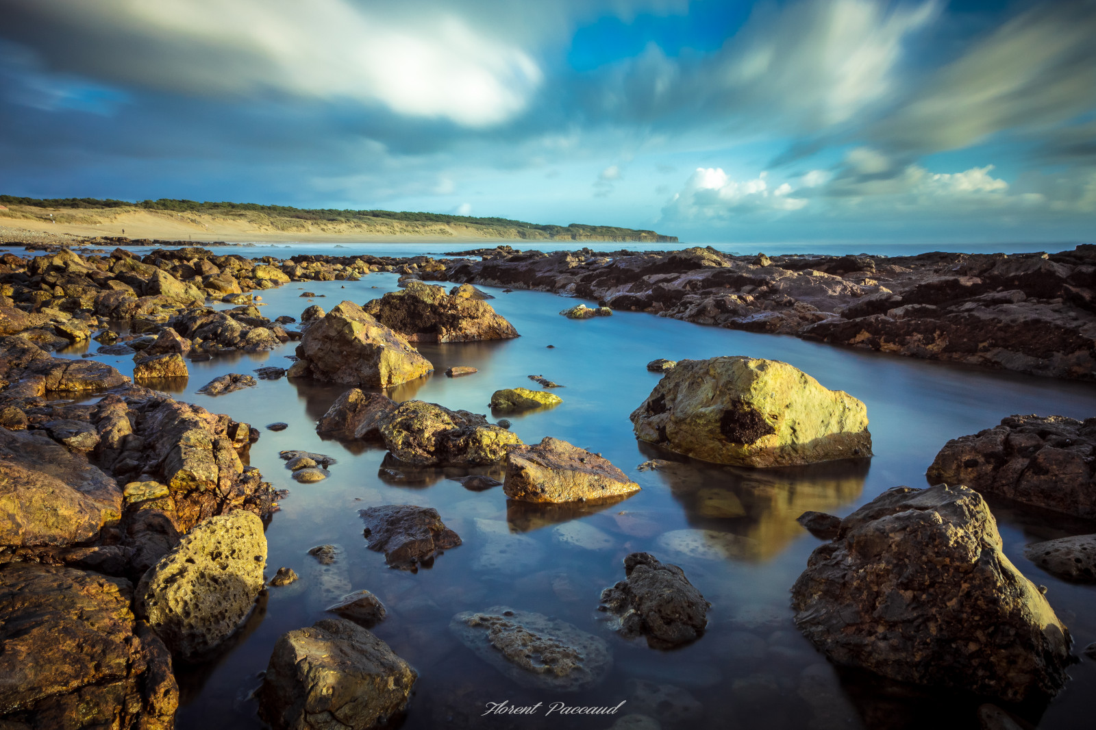 krajina, západ slunce, moře, záliv, voda, Skála, Příroda, pobřeží, odraz, nebe, mraky, pláž, svítání, modrý, večer, pobřeží, slunce, Kánon, filtr, pelerína, soumrak, Pierre, světlo, Terén, mrak, 10, svítání, oceán, materiál, zátoka, sobol, mer, ciel, mraky, plage, rocher, bleu, oblak, reflet, póza, 600D, eau, Lumiere, roche, závětří, hitech, jezero, geologie, geografický rys, tělo z vody, longue, nd1000, zastávek