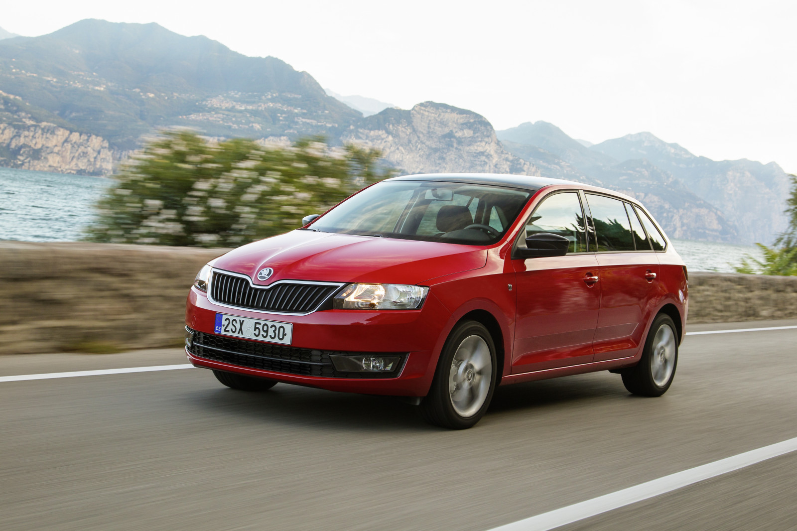 auto, vozidlo, 2015, limuzína, Skoda, Škoda Fabia, netcarshow, netcar, obrázky vozidel, photo auto, kolo, Rapid Spaceback, pozemní vozidla, automobilový exteriér, luxusní vůz, rodinný vůz, kompaktní vůz, supermini, Škoda superb, Škoda octavia