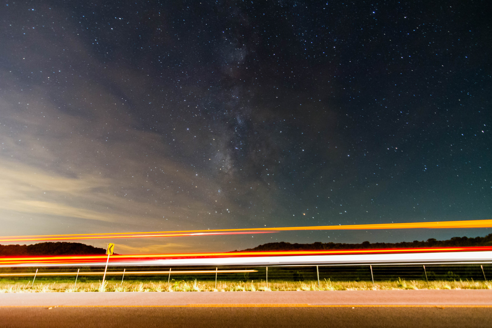 nebe, atmosféra, noc, infrastruktura, Atmosféra Země, Dálnice, jev, horizont, osvětlení, čára, silnice, hvězda, fixed link, mrak, astronomický objekt, krajina, večer, počítač tapeta, prostor, půlnoc, jitřenka, vesmír