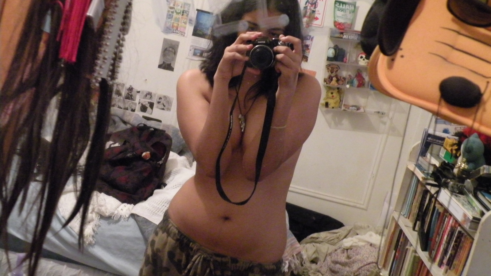 portrét, pokoj, místnost, knihy, Fotoaparát, černé vlasy, výstřih, Nikon, polonahá, zadní, prsa, ložnice, plachý, křivky, Dospívající, nahý, dosti, dívka, žena, sexy, krk, autoportrét, paže, křivky, kuřátko, clevage, bříško, ploché, kozy, břicho, kufr, spodní prádlo, kickass, kitteh, Boobz, P80, Nikonp80
