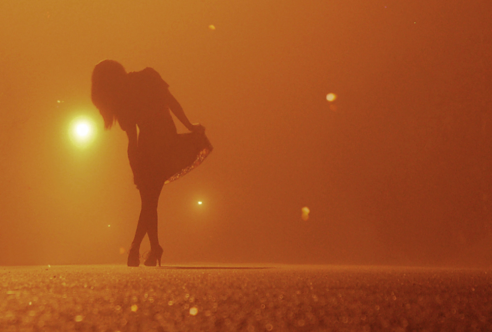 ulice, stín, městský, oranžový, mlha, milovat, dívka, krása, mlha, vinobraní, hvězdy, světla, zlatý, měkký, dosti, záře, smutný, šaty, krajka, sen, noc, indie, podpatky, zasněný, Flecks, elegantní, konfekce, Sihoullette