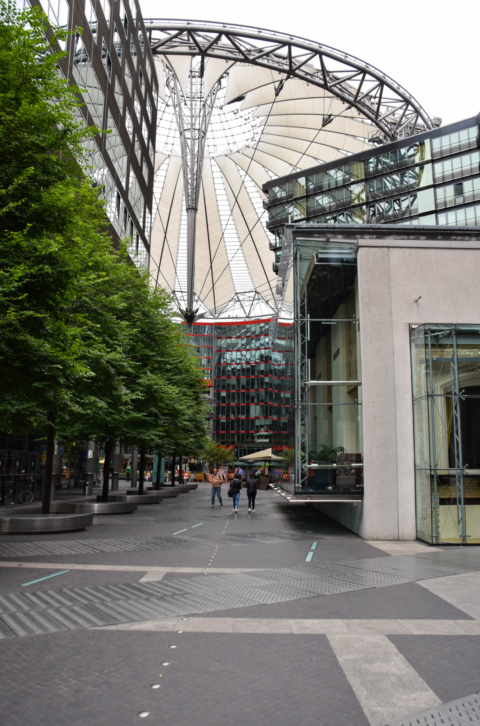 město, ulice, architektura, budova, silnice, Německo, most, Evropa, oblouk, doprava, chodník, Berlín, infrastruktura, pěší, centrum, venkovní, de, Německo, Postupimské, sonycenter, pruh, urban area, lidské osídlení, sousedství, obytný prostor, veřejná doprava, nonbuilding struktura